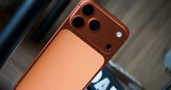 Le trou de la caméra avant de l'iPhone 18 Pro pourrait devenir plus petit, mais ne comptez pas sur lui pour disparaître