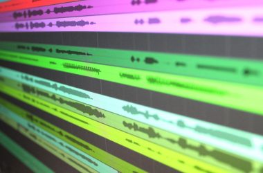 « Hé, c'est ma voix ! » Un radiodiffuseur chevronné affirme que Google lui a volé sa voix pour un outil d'IA