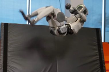 Observez les erreurs du robot Atlas avant qu'il ne réussisse enfin un mouvement difficile