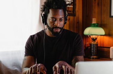 Cette technique invisible empoisonne les chansons pour que l'IA ne puisse pas les cloner