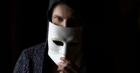 Une recherche anthropique affirme que l'IA peut exposer massivement des comptes Internet anonymes