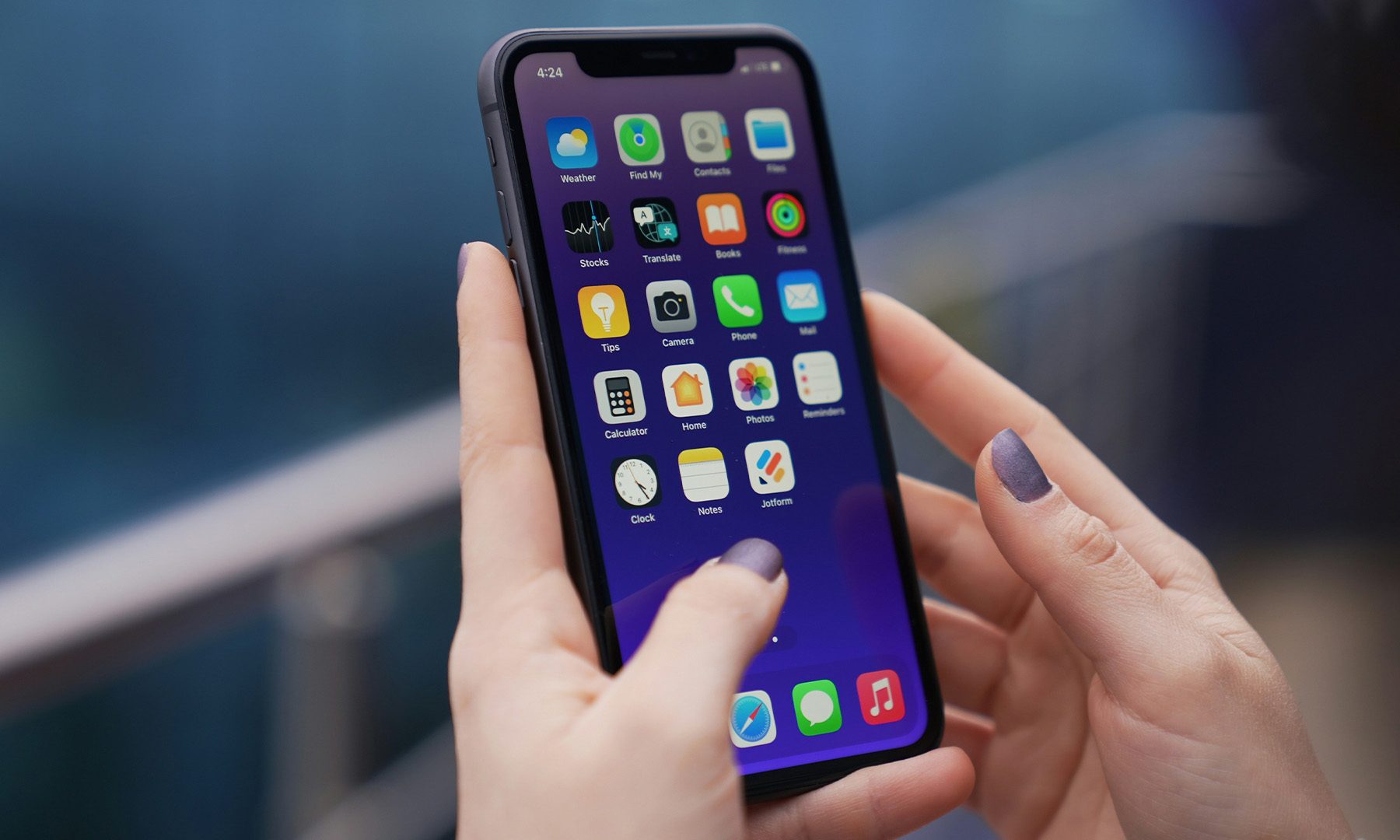 Utilisation de l'iPhone en main