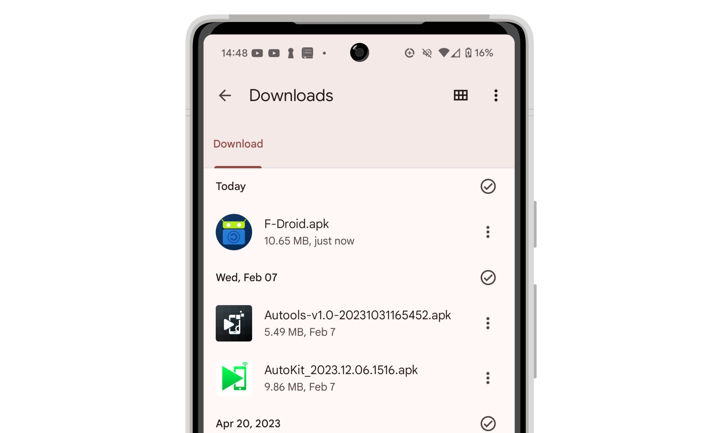 Application Android 14 Files by Google affichant une liste de fichiers APK dans le dossier Téléchargements.