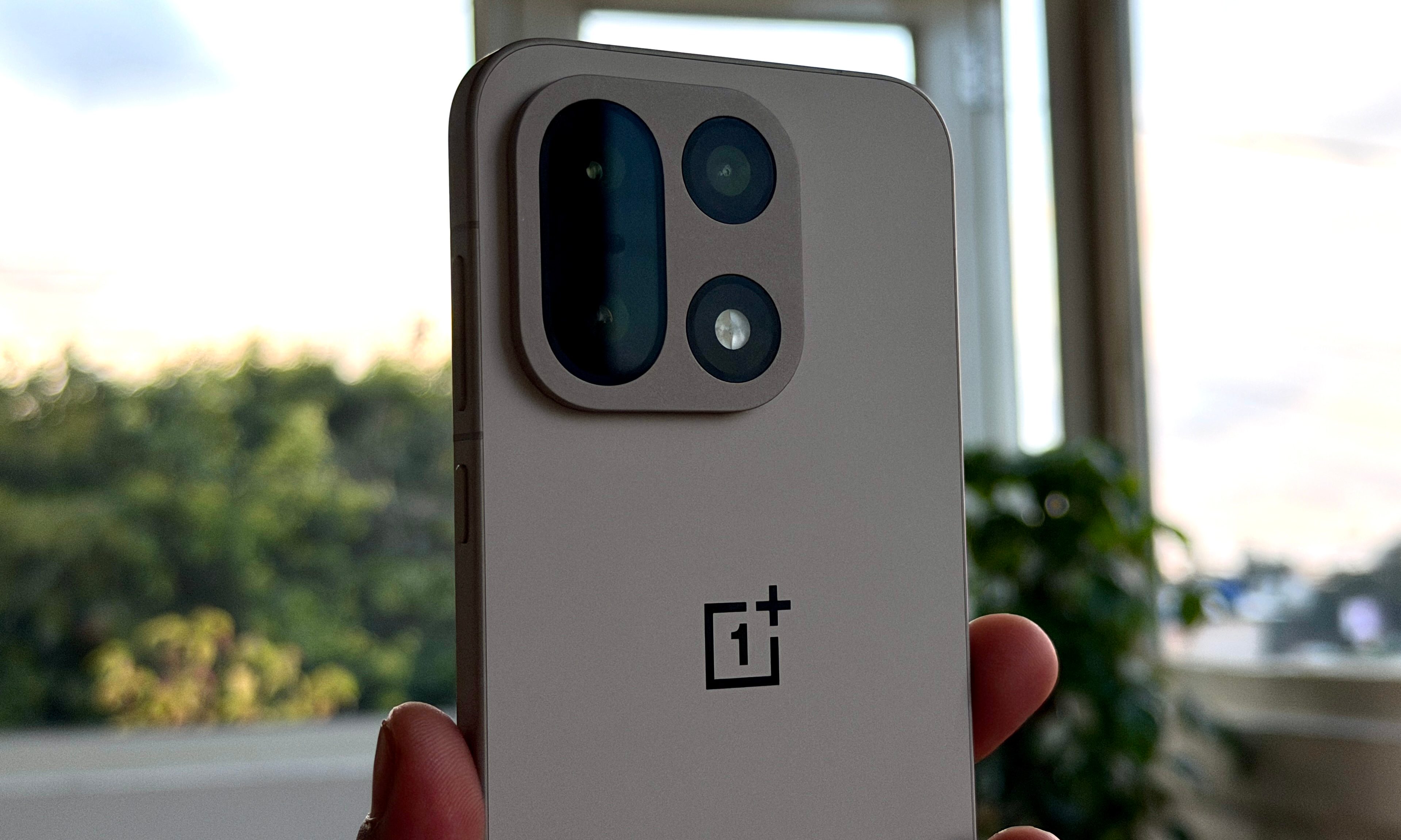 Îlot de caméra sur OnePlus 15.