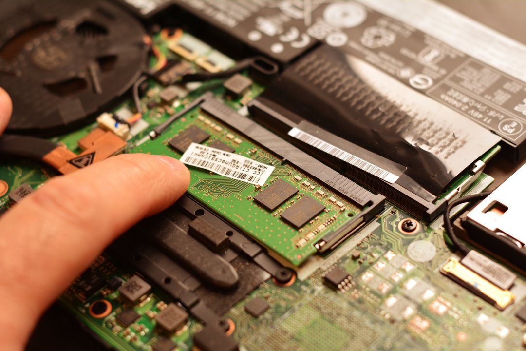 RAM sécurisée sur la carte mère d'un ordinateur portable