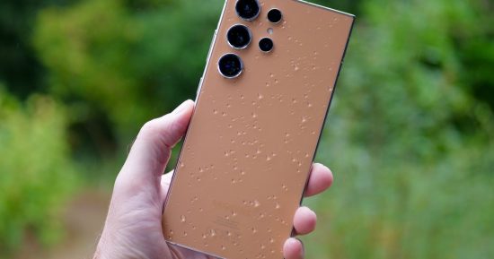 Le Galaxy S26 Ultra est époustouflant, mais son frère de deux ans me convient toujours très bien.
