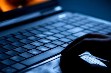 Ne tombez pas dans le piège de ce faux site de support pour les mises à jour Windows. Il propage un malware voleur de mots de passe