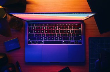 La prochaine vague de Mac d'Apple pourrait vous faire attendre plus longtemps, et vous pouvez remercier l'IA pour cela