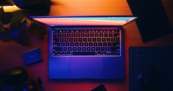 La prochaine vague de Mac d'Apple pourrait vous faire attendre plus longtemps, et vous pouvez remercier l'IA pour cela