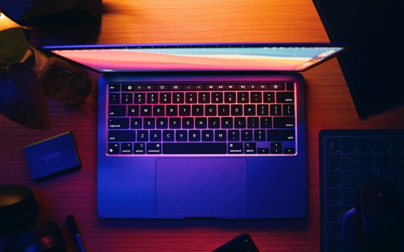 La prochaine vague de Mac d'Apple pourrait vous faire attendre plus longtemps, et vous pouvez remercier l'IA pour cela