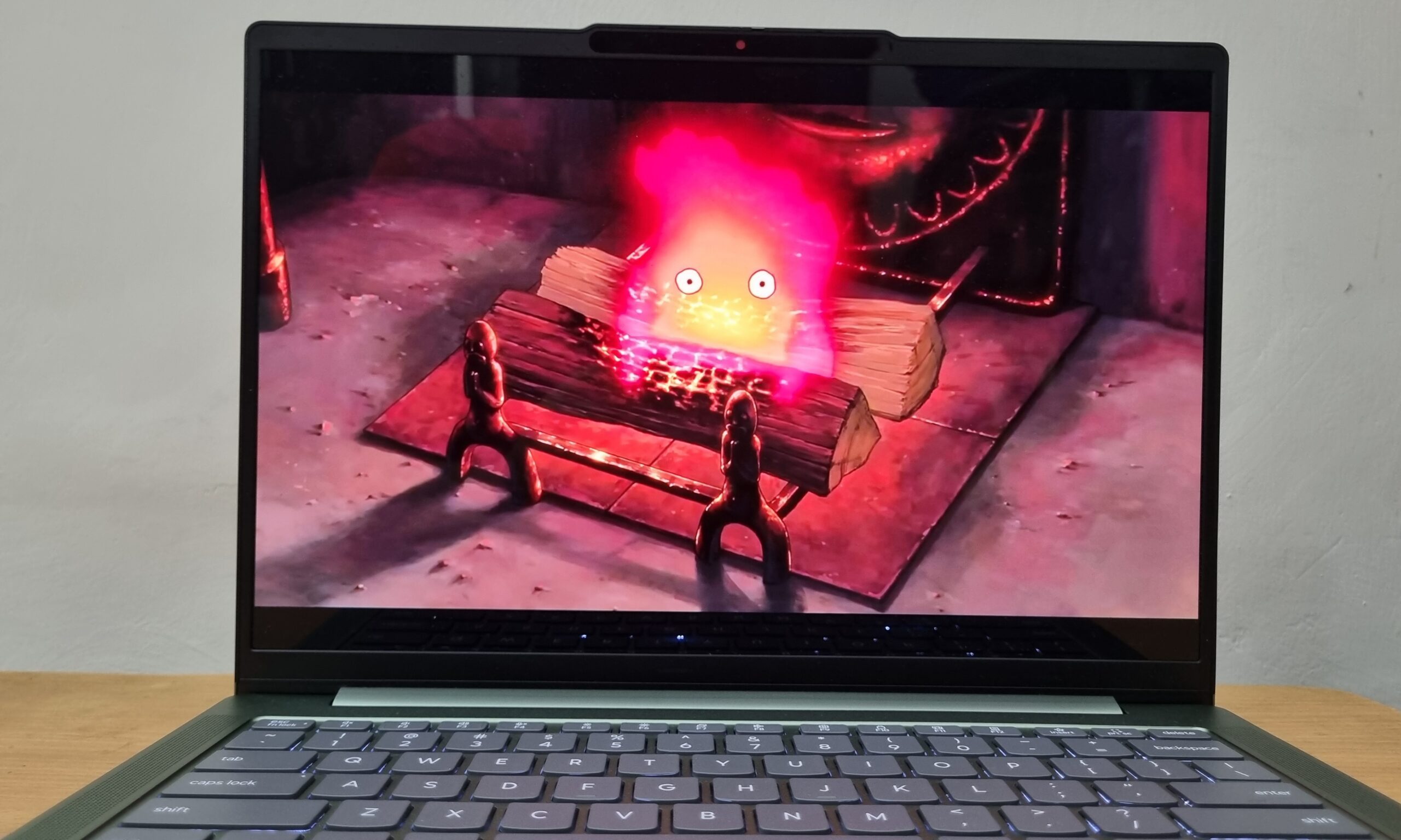 Écran OLED 2,8K du Moto Book 60 Pro