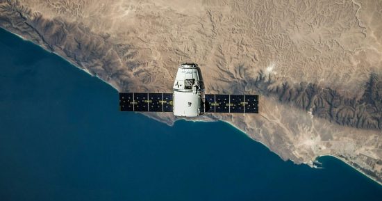 Le dernier accord scandaleux de Meta consiste à diffuser l'énergie solaire à partir de satellites même la nuit