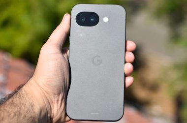 J'ai passé des semaines avec le Pixel 10a, et maintenant le débat sur les spécifications ne me dérange plus