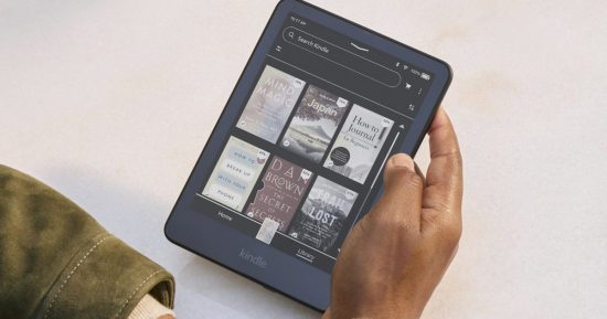 Enfin, Amazon corrige la seule chose qui rendait la lecture sur Kindle Colorsoft pénible la nuit tombée.