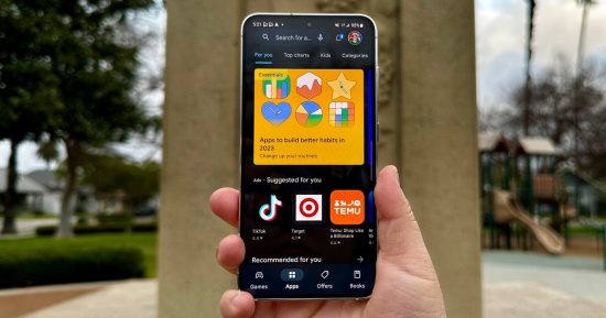 Google Play Store facilitera la recherche d'applications qui n'ont pas l'air terrible sur les tablettes et les pliables