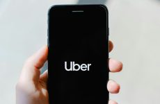 Uber vous permet désormais de réserver des chambres d'hôtel et de demander à votre chauffeur de vous apporter des collations