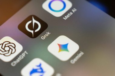 Grok est sur le point de rejoindre ChatGPT et Perplexity sur votre tableau de bord CarPlay