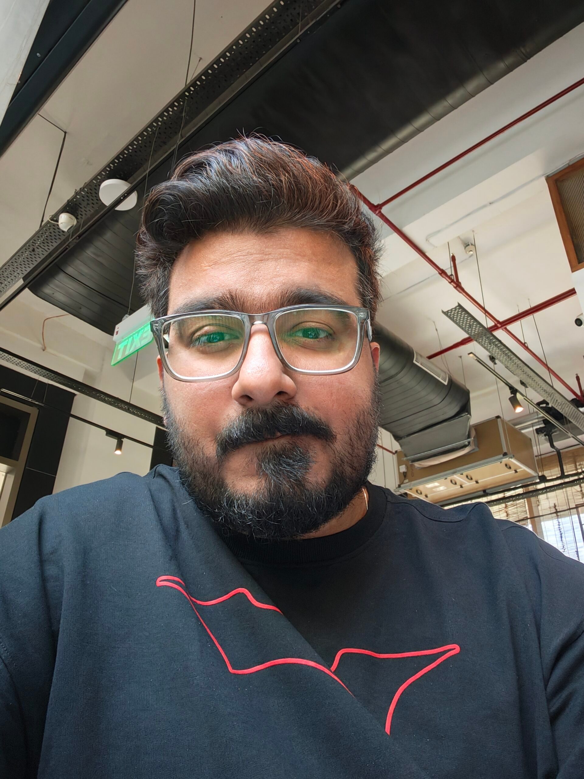 Selfie (3) - Examen de l'appareil photo Xiaomi 17 Ultra