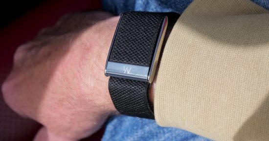 La réponse de Whoop à Fitbit Air et Google Health est de vrais médecins, pas seulement un chatbot IA.