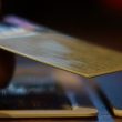 La taille d'une carte de crédit : cet ordinateur entièrement fonctionnel contient même un écran à encre électronique