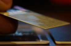 La taille d'une carte de crédit : cet ordinateur entièrement fonctionnel contient même un écran à encre électronique
