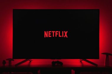 Netflix dispose désormais de son propre studio d'IA, et le contenu généré par l'IA arrive pour votre flux, que cela vous plaise ou non.
