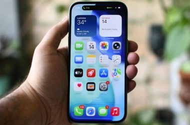 Après avoir raté Siri, Apple envisage d'héberger des agents IA sur l'App Store