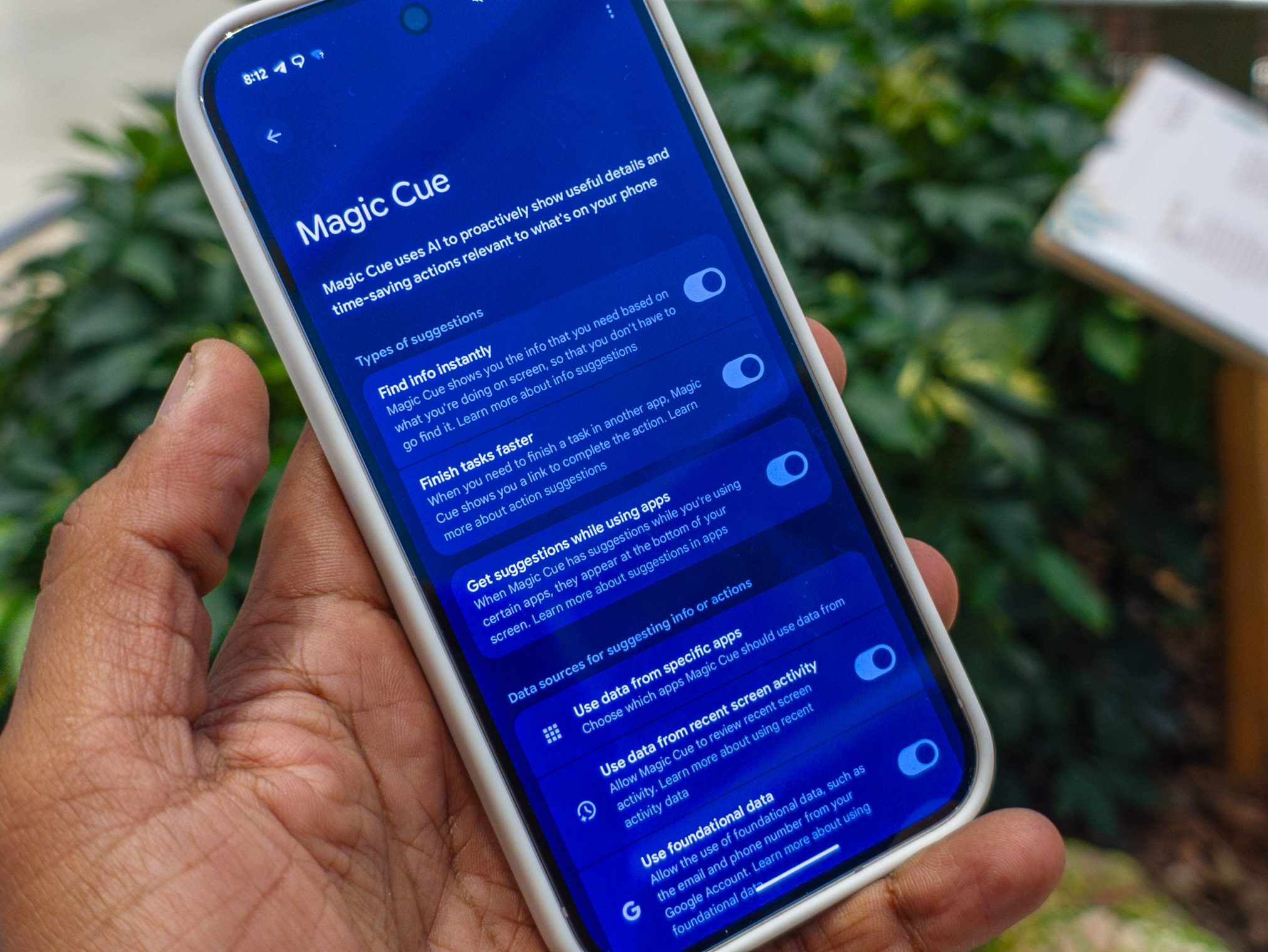 Écran de démarrage des paramètres Magic Cue sur le Google Pixel 10 Pro en obsidienne