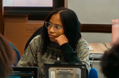 Des milliers de machines Windows sont remplacées dans les écoles par des MacBook Neo et des iPad