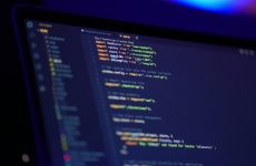 Gemini aurait interrompu la production, puis s'est écrit le héros