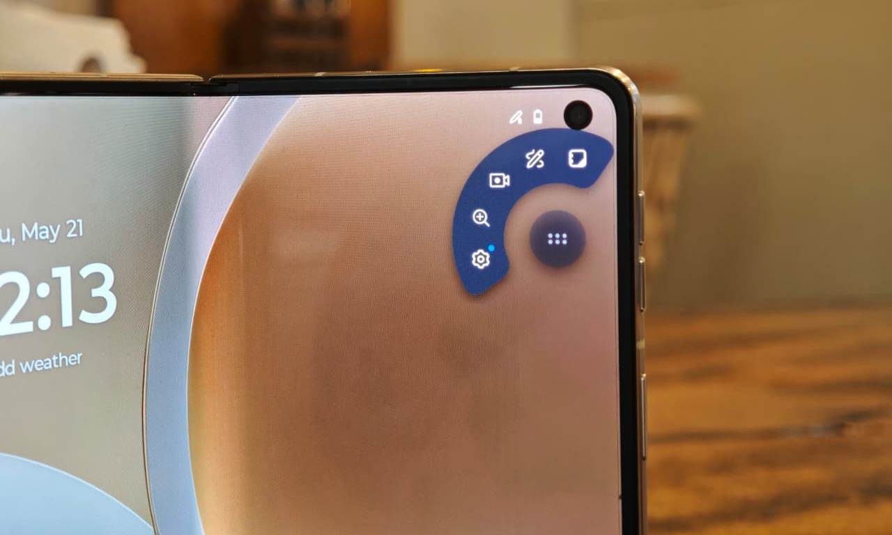 Interactions avec le stylet Motorola Razr Fold