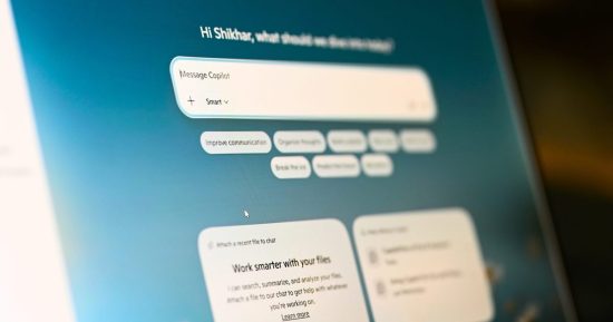 Copilot bénéficie d'un traitement de barre latérale pour Windows 11, tout comme Gemini dans Chrome