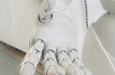 Tout comme les humains, ce robot peut entendre de la musique et la jouer après seulement deux minutes d'auto-entraînement