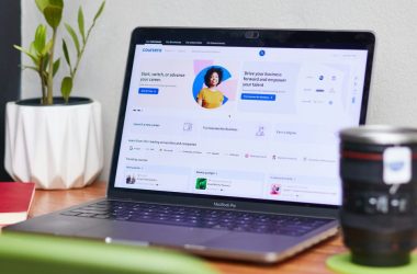 Coursera souhaite que les utilisateurs apprennent grâce à un contenu plus court et plus rapide
