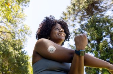 Un entraîneur de fitness IA détecte la mécanique musculaire pendant que vous vous entraînez et prévient les blessures des débutants