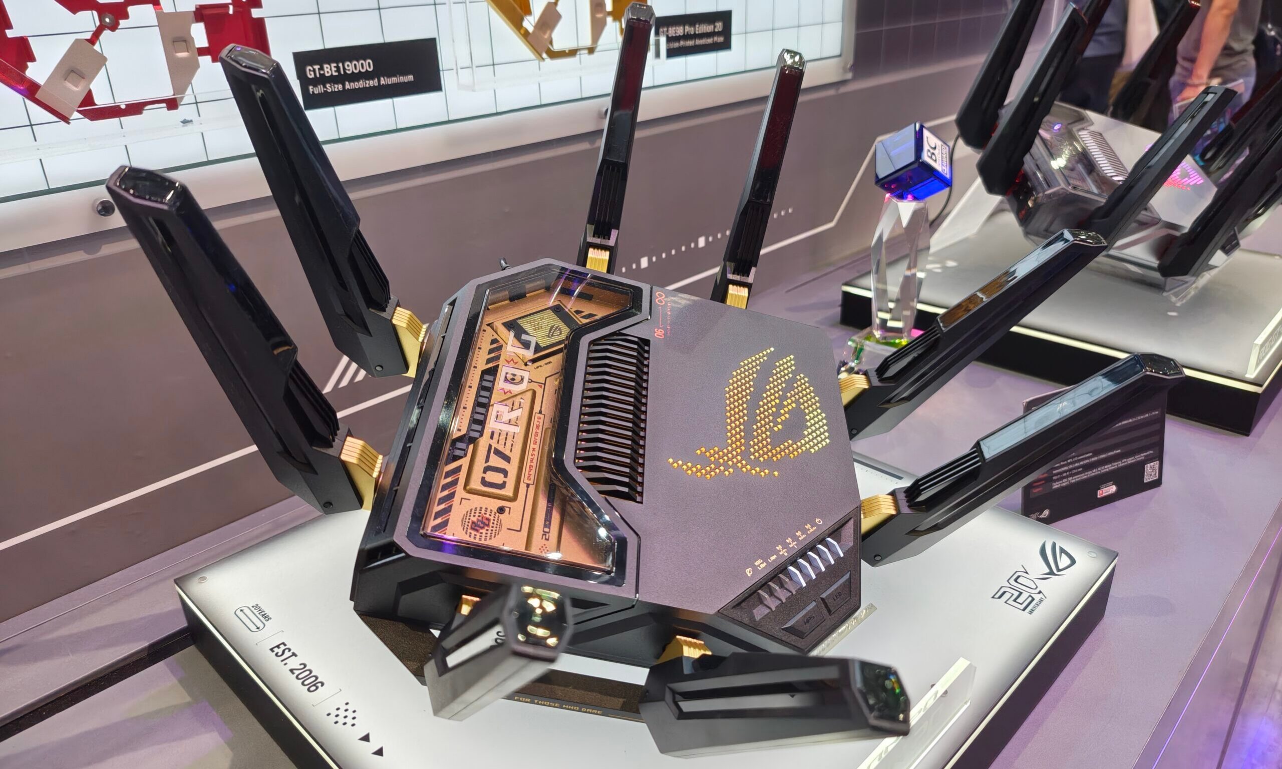 ASUS ROG Rapture GT-BN98 Pro en noir et or