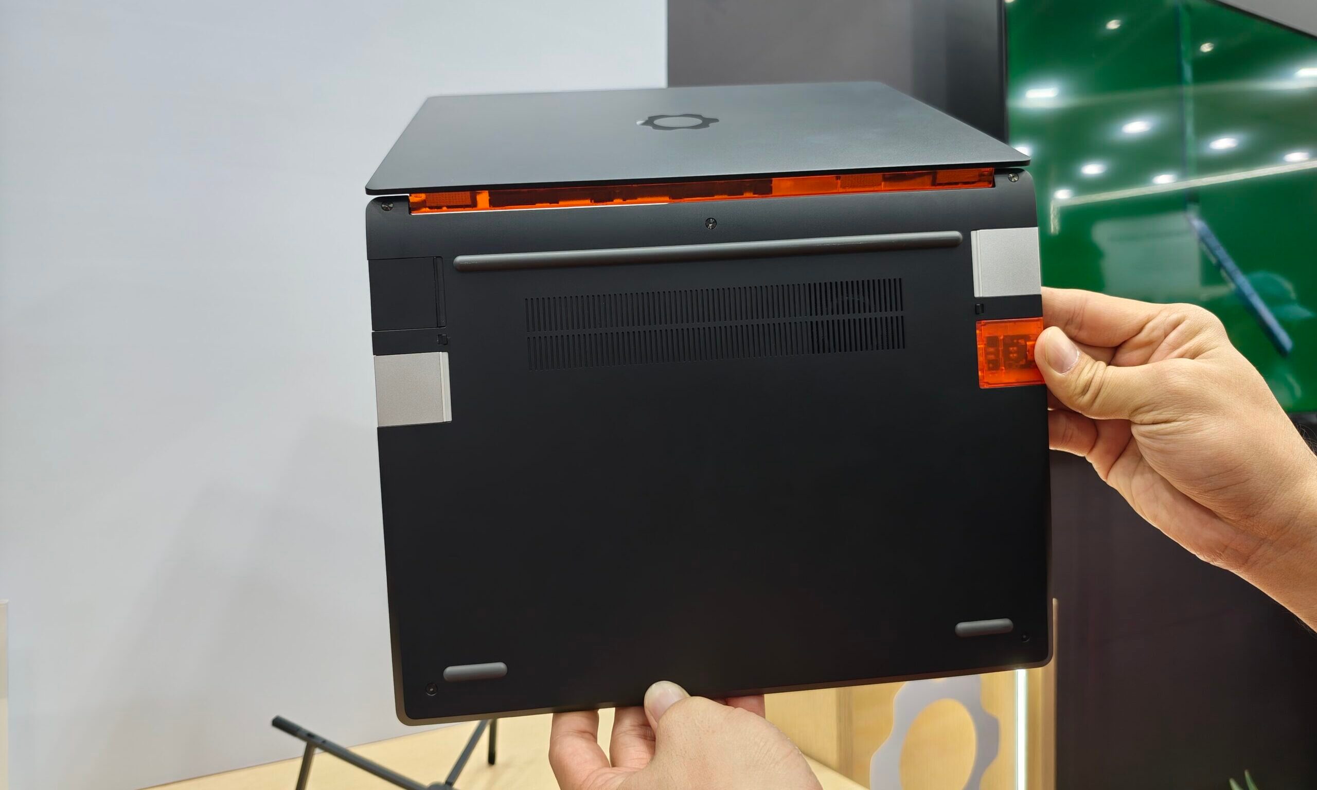 Vue arrière du Framework Laptop 13 Pro
