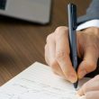 Ce stylo d'apparence ordinaire peut enregistrer des réunions et générer des transcriptions IA