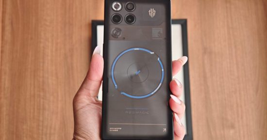 I tried turning the Red Magic 11S Pro into a handheld console, and it worked almost too well