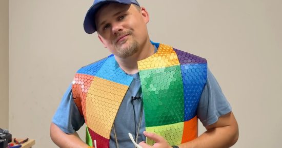 Un YouTuber a imprimé une tenue entière en 3D, mais le confort et le coût sont plus compliqués qu'on ne le pense
