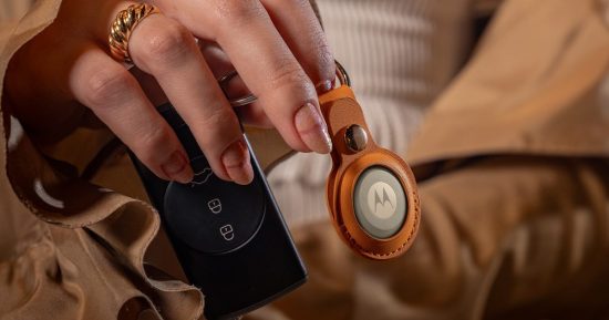 Oubliez l'AirTag d'Apple, le nouveau tracker Android de Motorola dure plus de 500 jours et coûte également moins cher