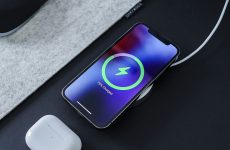 Apple et Google ont discuté pour débloquer la recharge sans fil de 50 W pour les smartphones