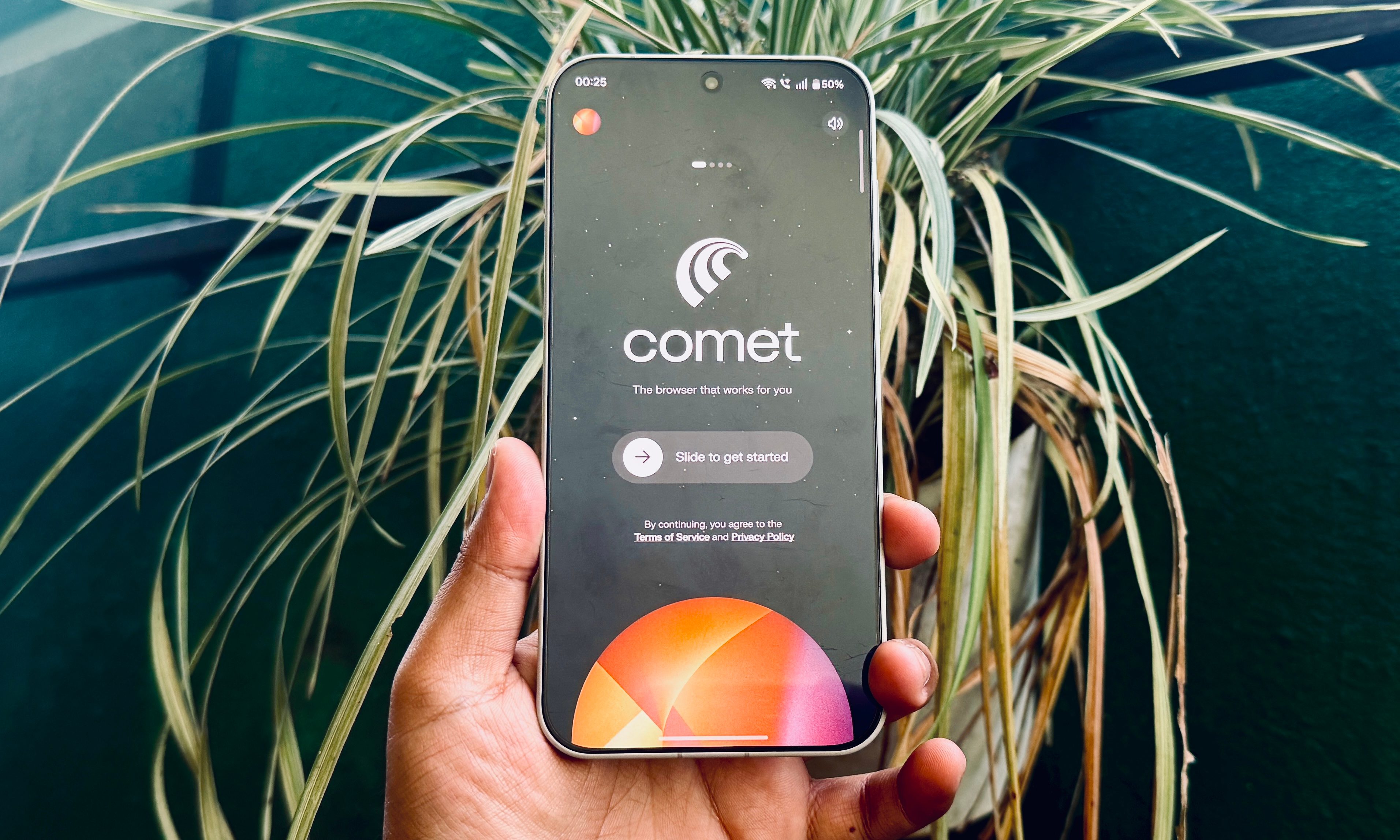 Page d'accueil du navigateur Perplexity Comet sur un téléphone Android.