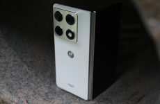 Le Razr Fold s'entend désormais mieux avec les iPhone grâce à AirDrop