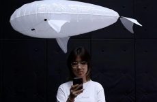 Ce robot IA flottant semble s'être échappé d'un film du Studio Ghibli, et c'est exactement le point