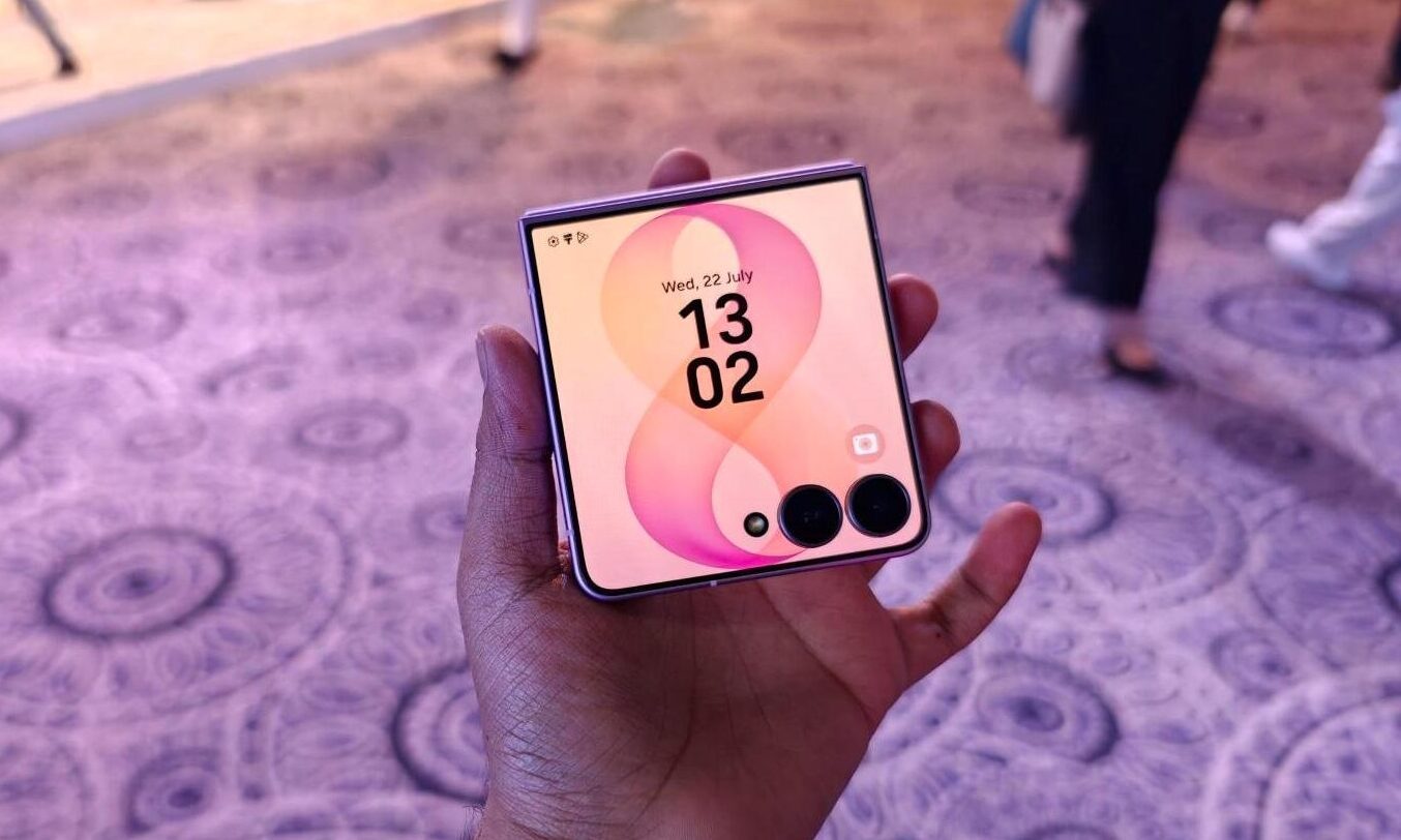 Écran de couverture du Galaxy Z Flip 8